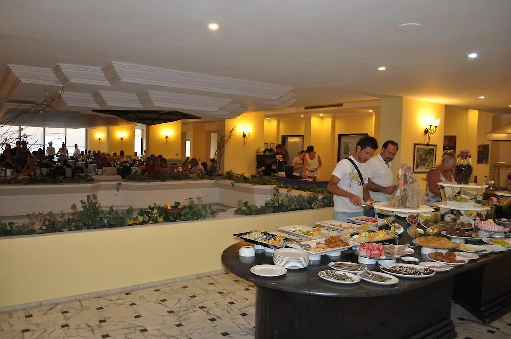 קוסדסי Grand Ozcelik Hotel