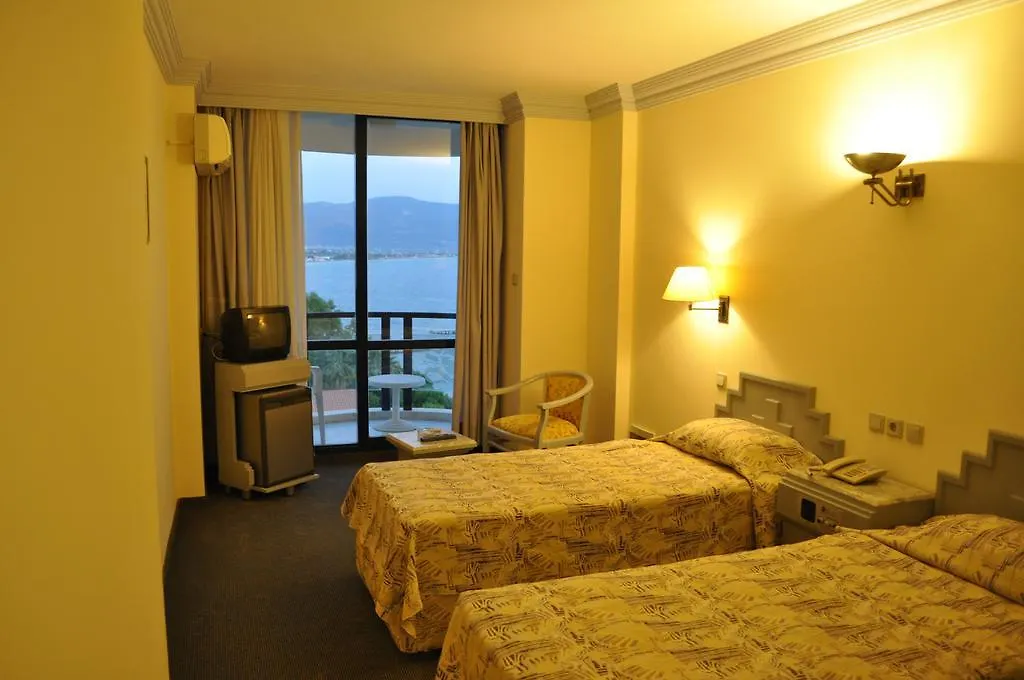 Grand Ozcelik Hotel Кушадасы