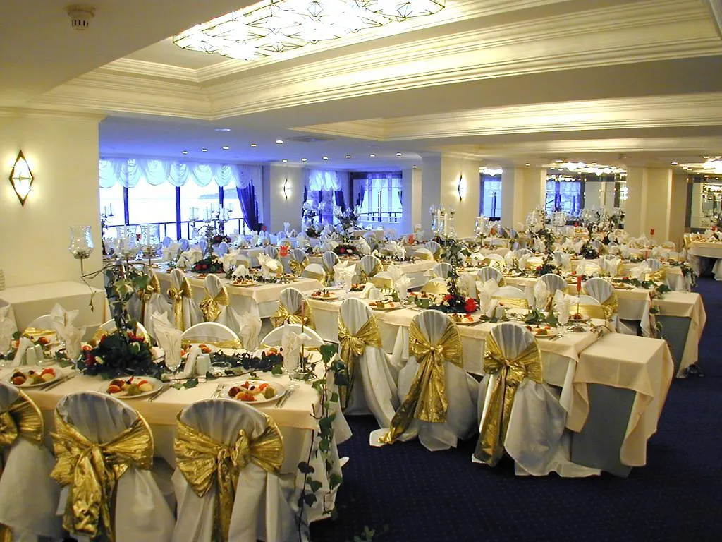 Grand Ozcelik Hotel Кушадасы