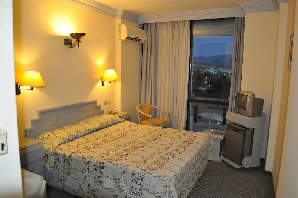 Grand Ozcelik Hotel Кушадасы
