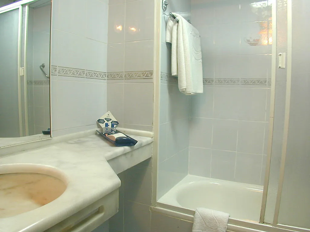 Grand Ozcelik Hotel Кушадасы