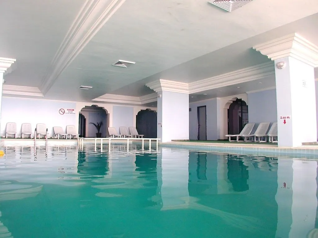 Grand Ozcelik Hotel Кушадасы