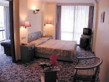 Grand Ozcelik Hotel Кушадасы