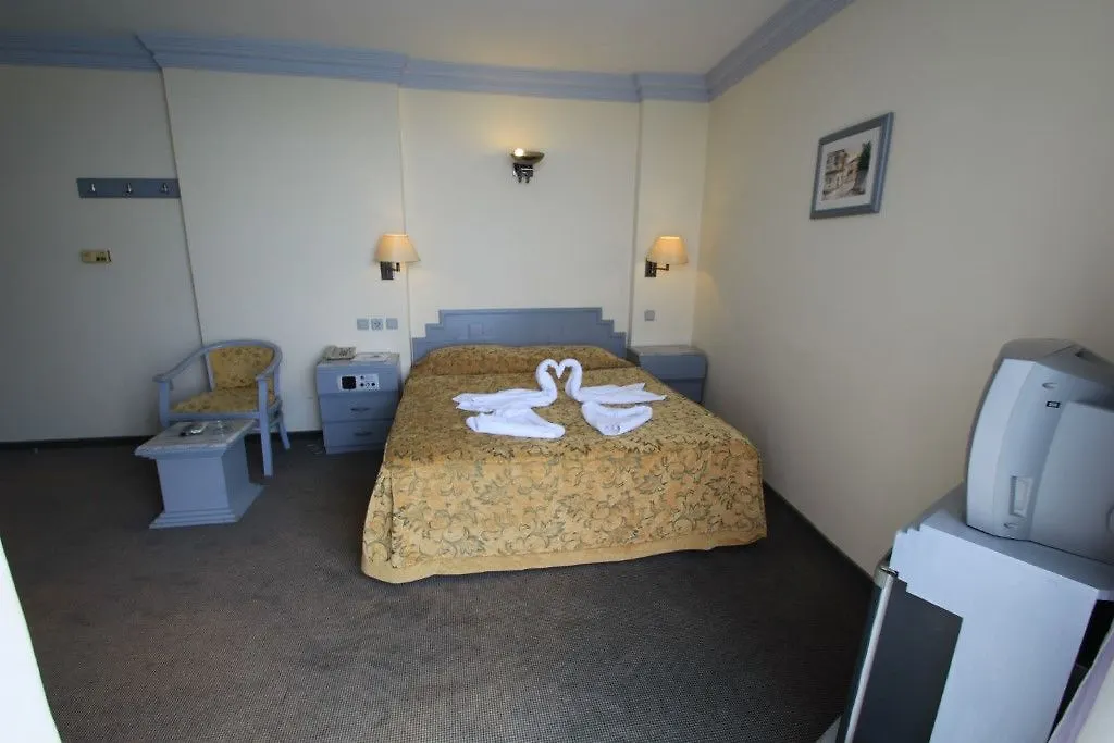 Grand Ozcelik Hotel Кушадасы
