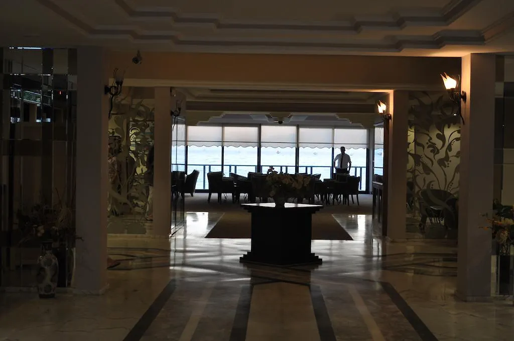 Grand Ozcelik Hotel 库萨达斯