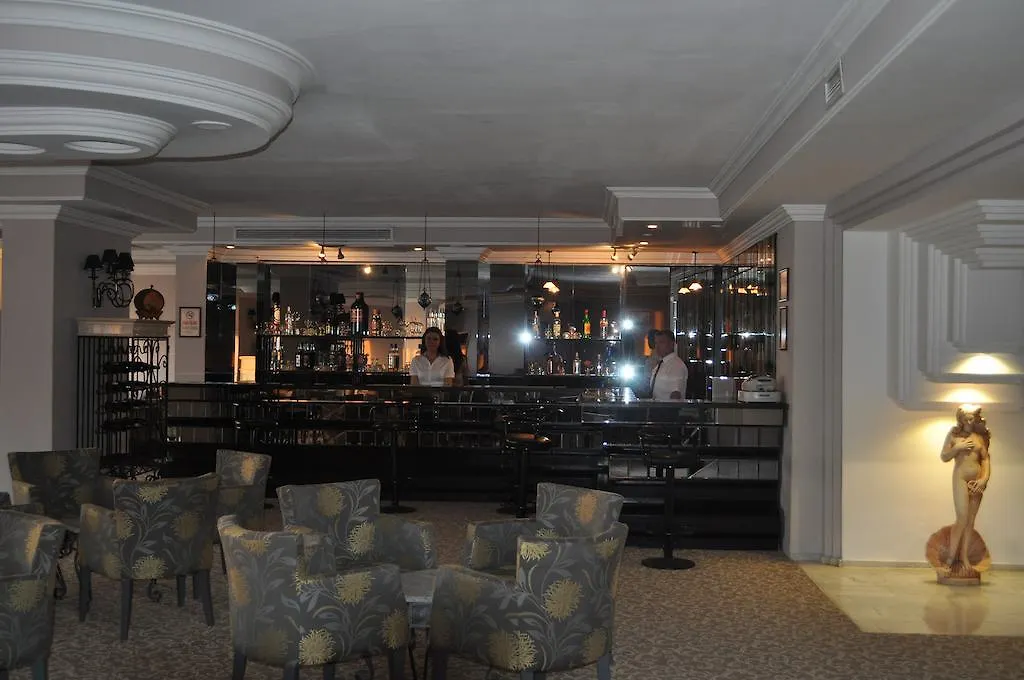 Grand Ozcelik Hotel 库萨达斯