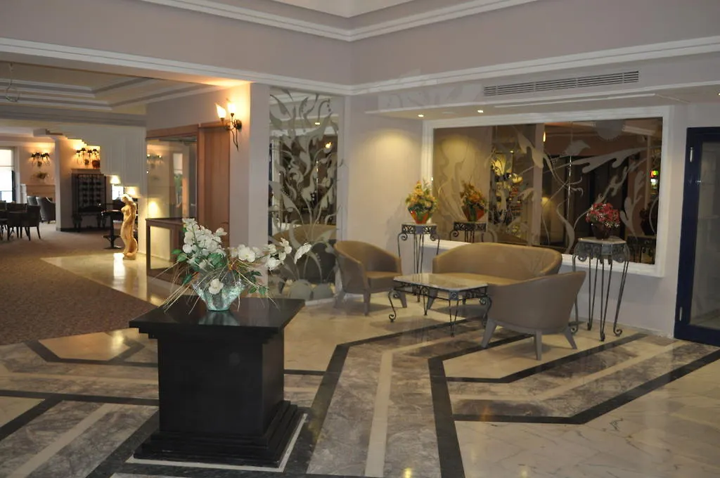 Grand Ozcelik Hotel 库萨达斯